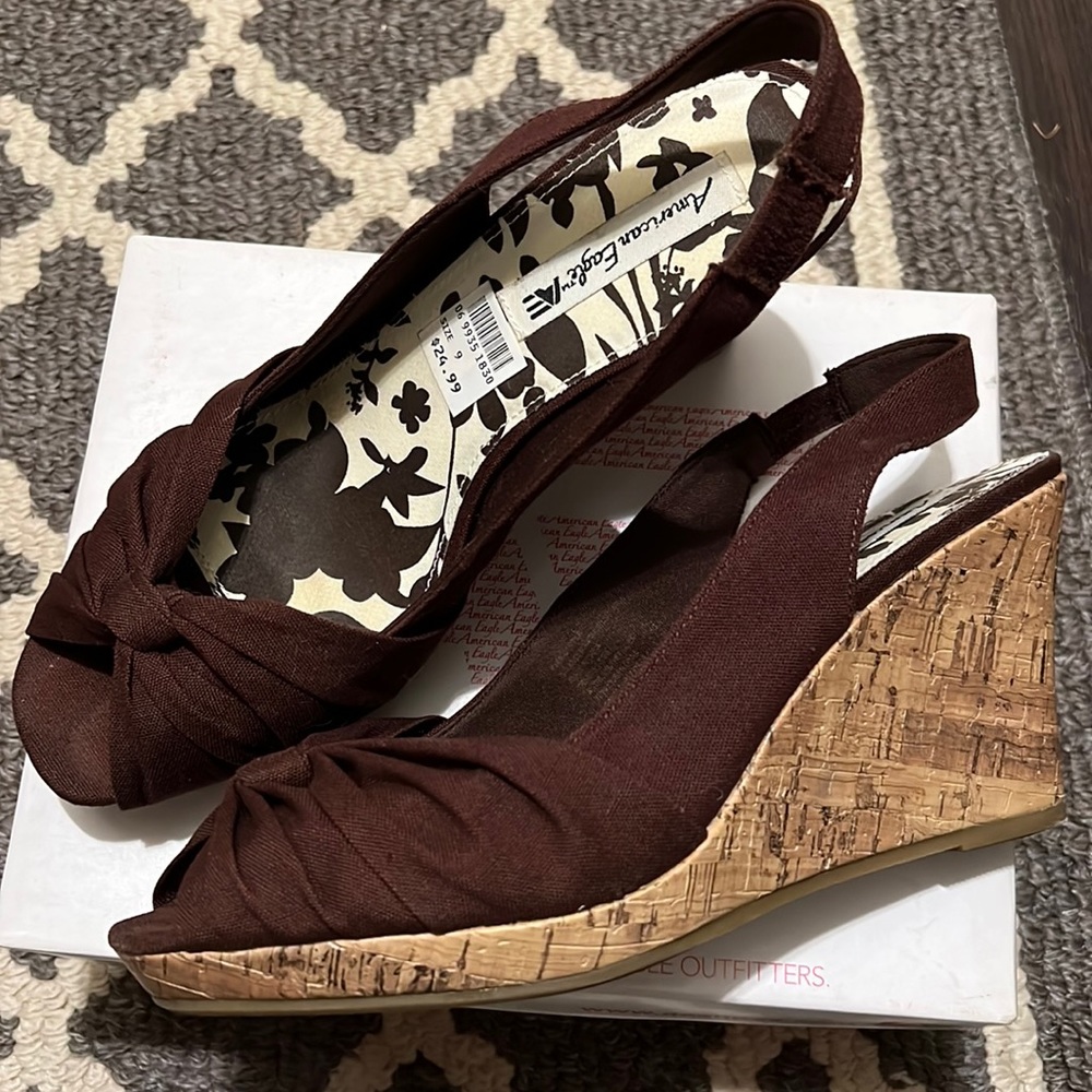 Size 9 brown wedges